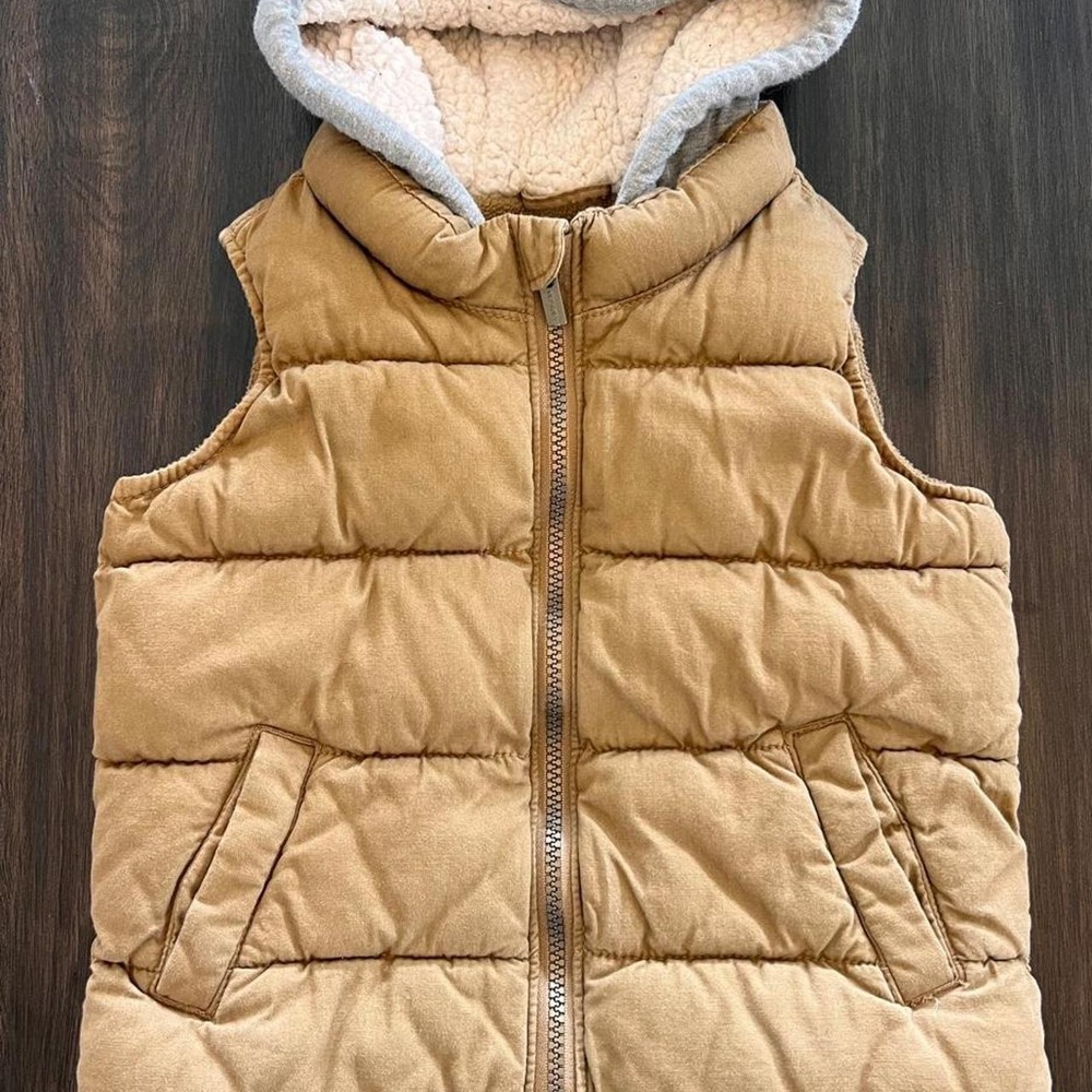 Old Navy Tan Puffer Vest Sherpa Lined Hooded Kids Size 4T